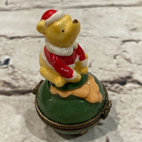 Disney Santa Winnie the Pooh with Bee Hinged Trinket Box Midwest Cannon Falls - Picture 3 of 8